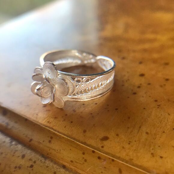 Artistic Sterling Silver Flower Ring Size 10 - Picture 2 of 8
